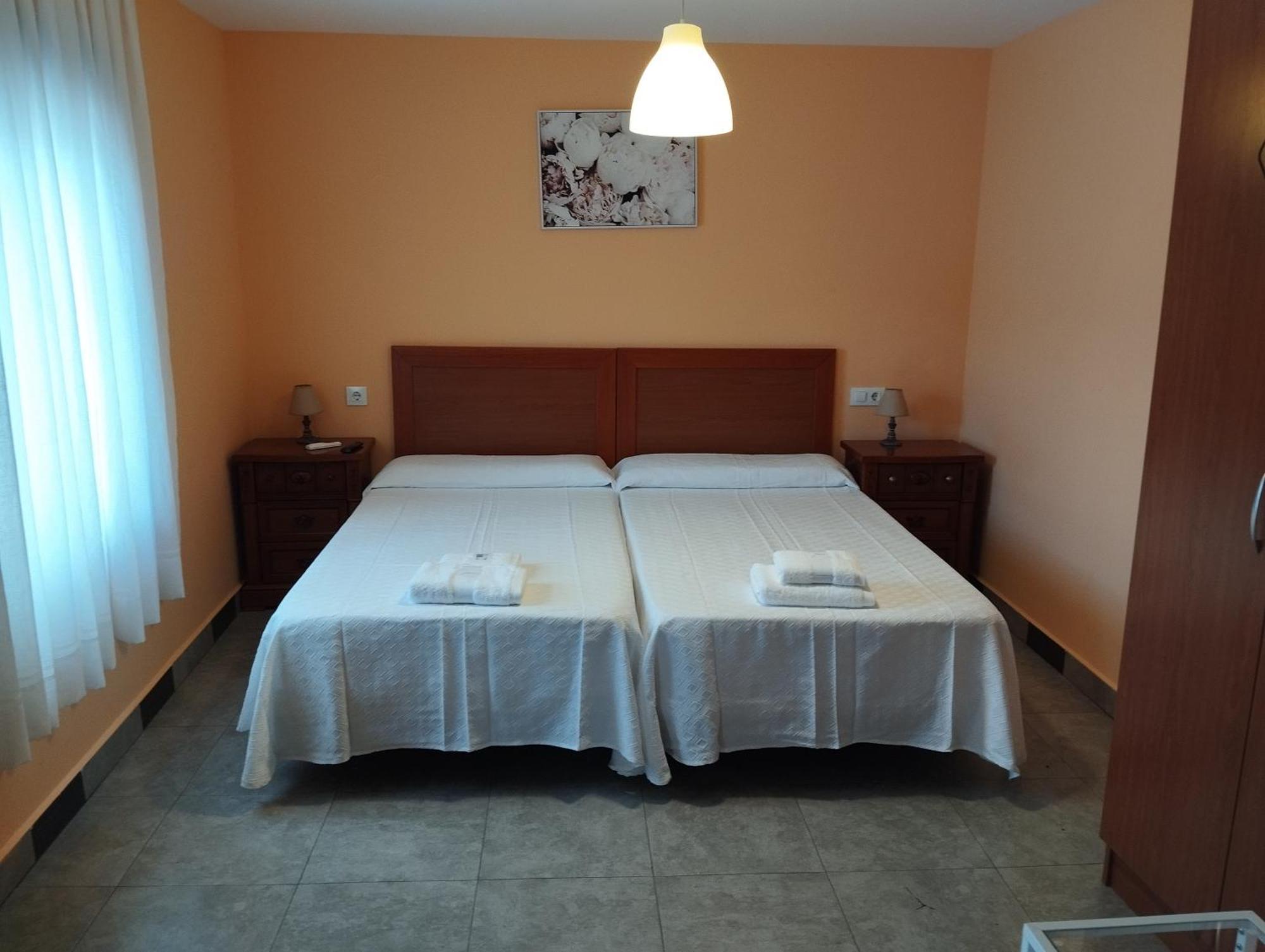 Hostal Bordillas Pomaluengo Eksteriør bilde