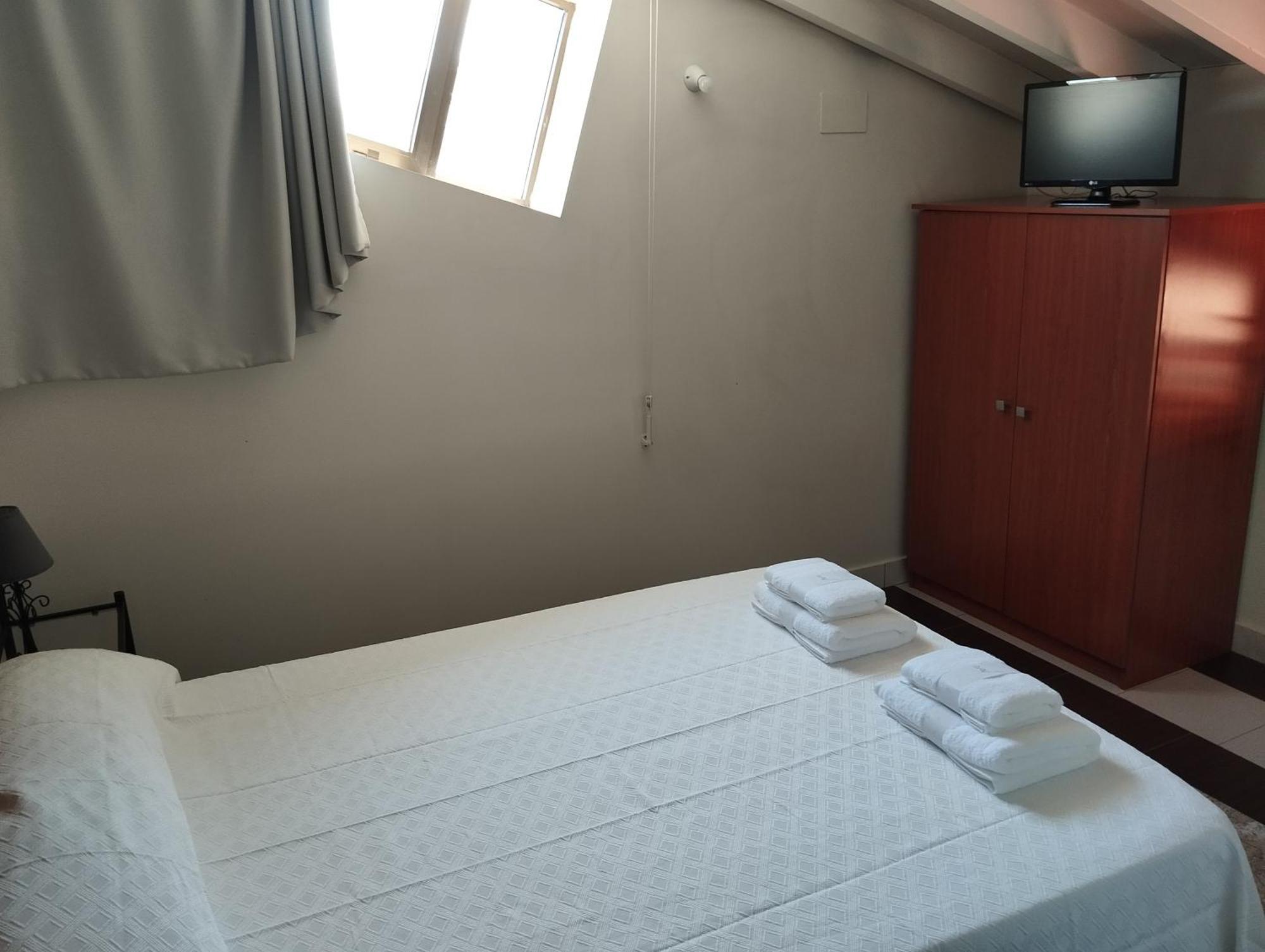 Hostal Bordillas Pomaluengo Eksteriør bilde