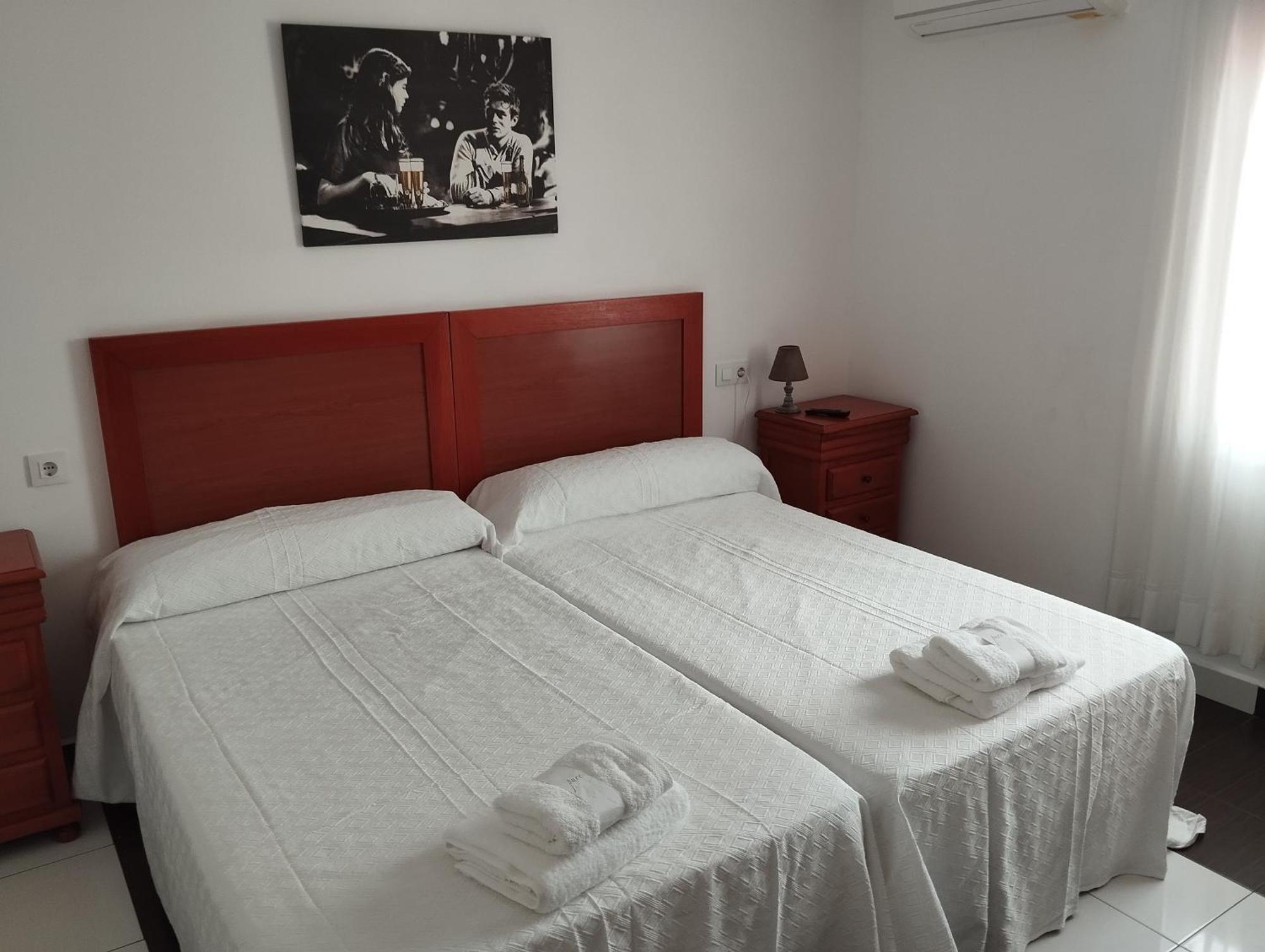 Hostal Bordillas Pomaluengo Eksteriør bilde
