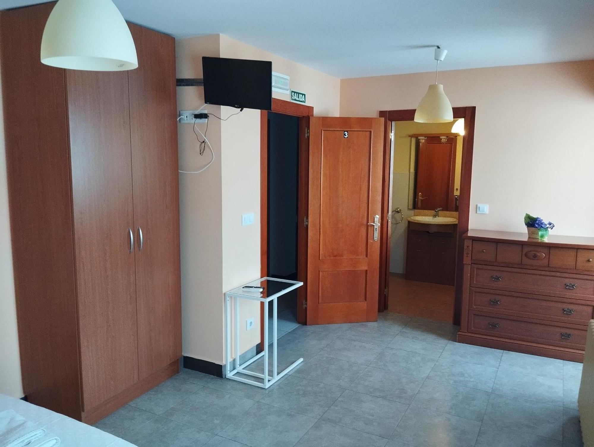 Hostal Bordillas Pomaluengo Eksteriør bilde