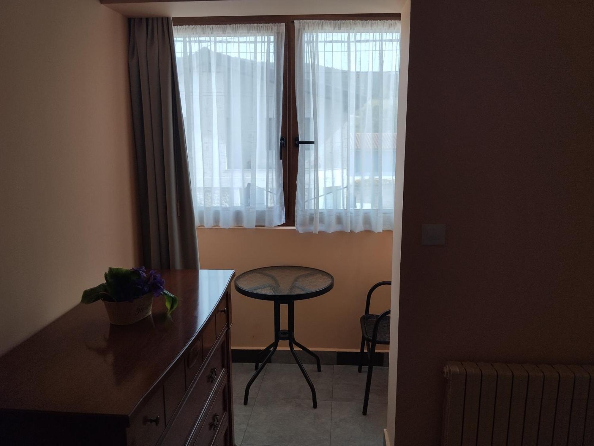 Hostal Bordillas Pomaluengo Eksteriør bilde