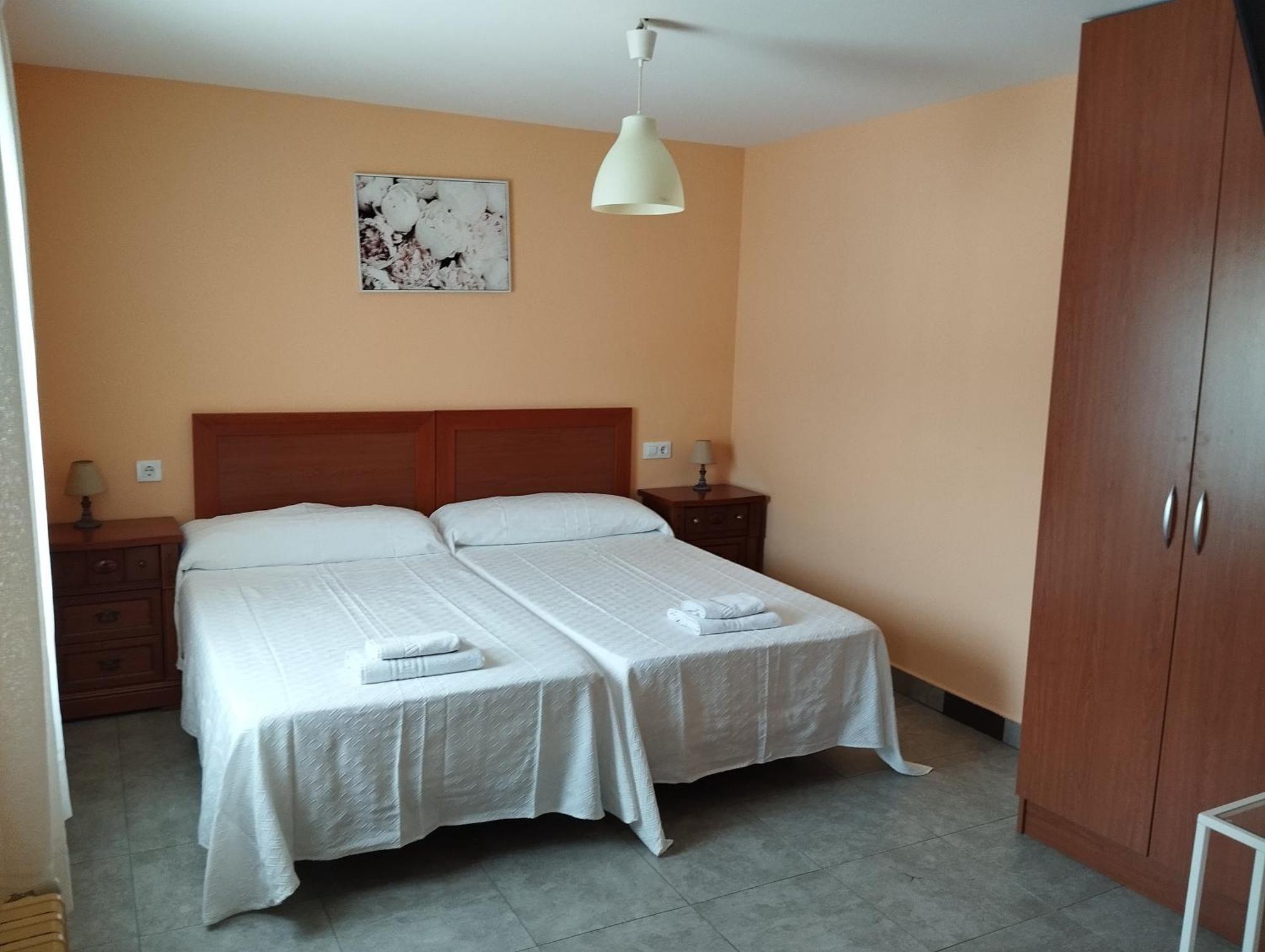Hostal Bordillas Pomaluengo Eksteriør bilde